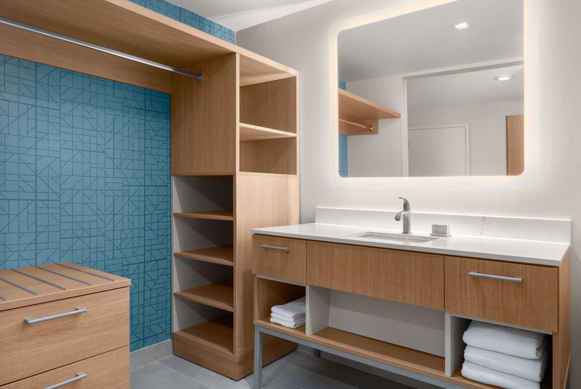 Efficiency King Suite