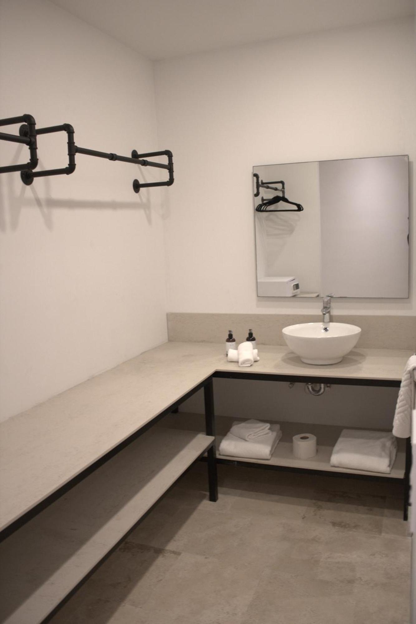 Three-Bedroom Deluxe Apartment