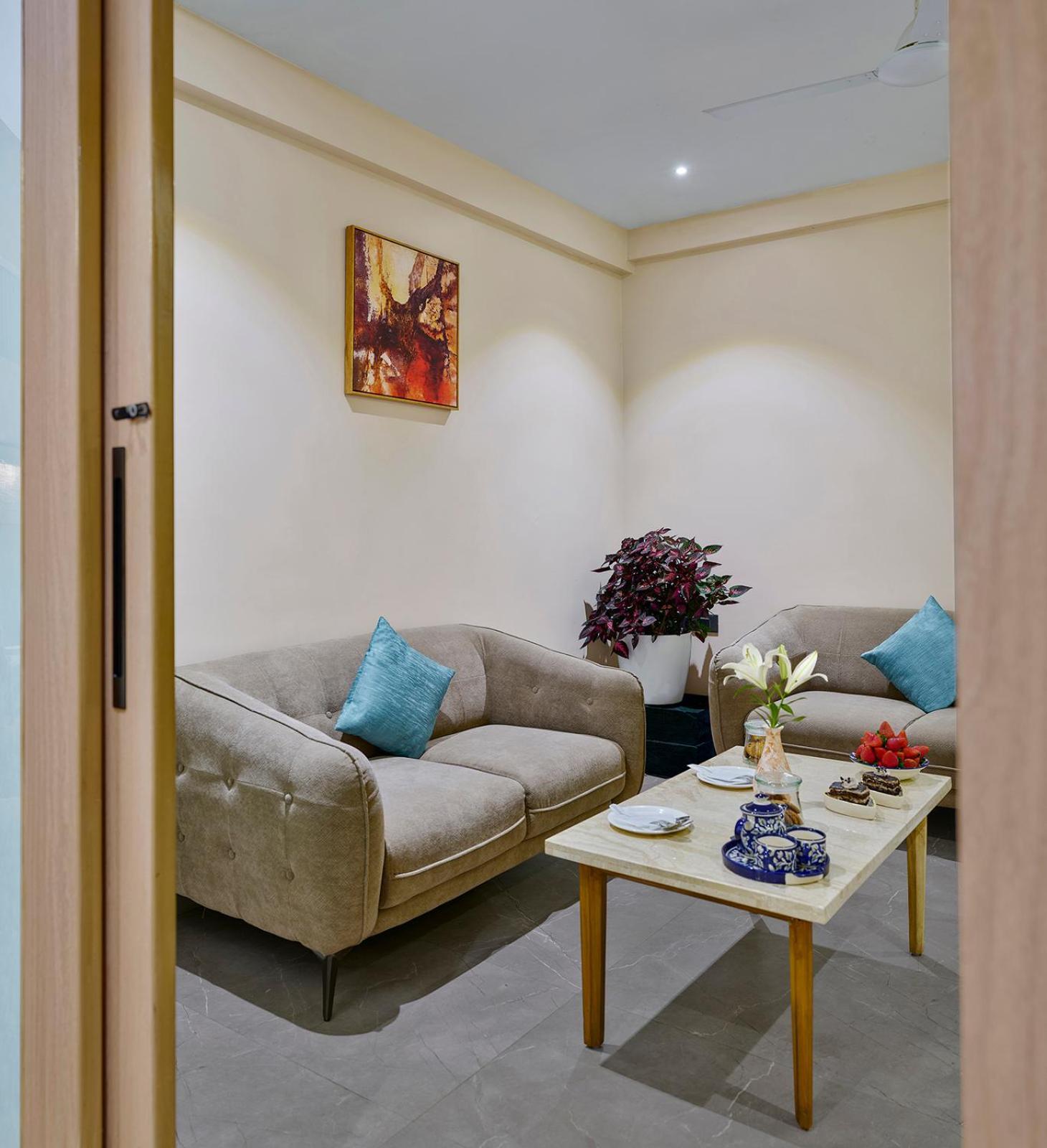 King Suite,1645668979:JPEG