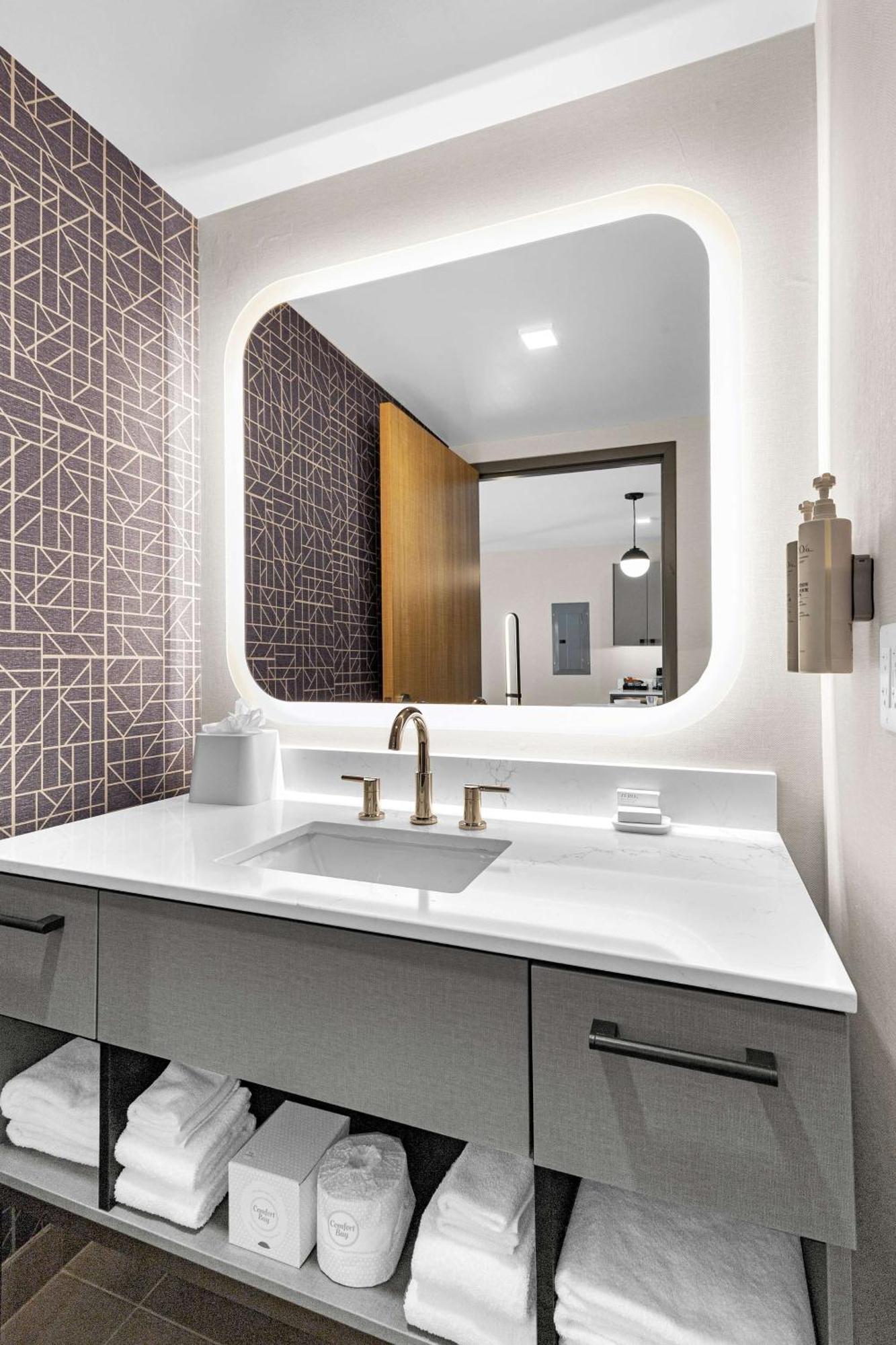 Efficiency King Suite