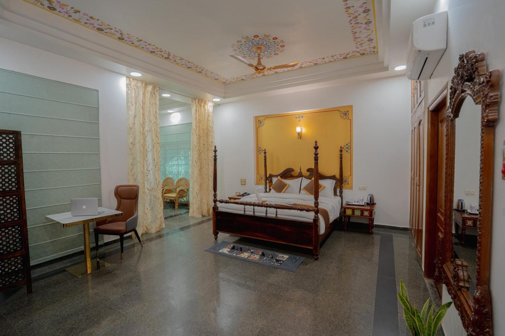 King Room with Spa Bath