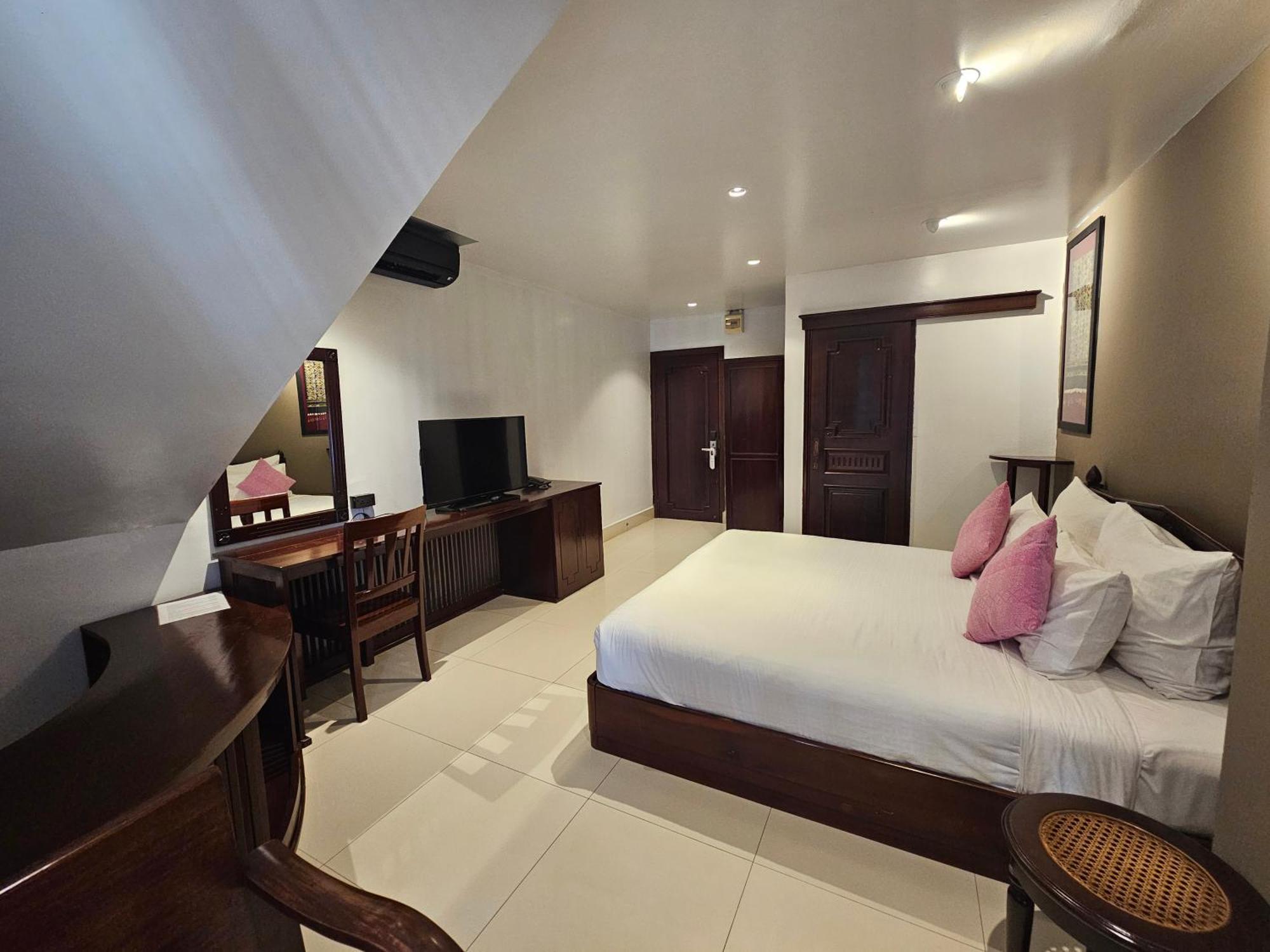Deluxe Double Room City View