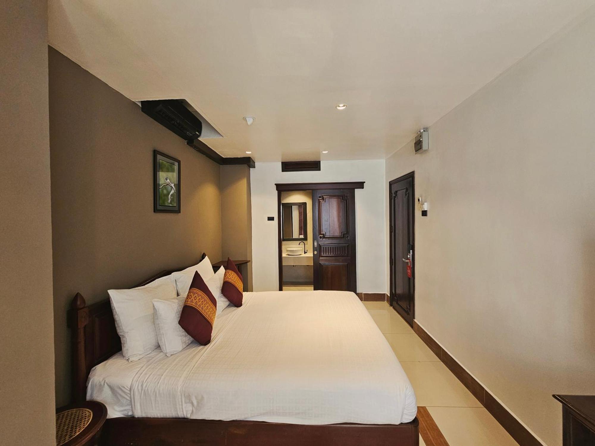Deluxe Double Room City View