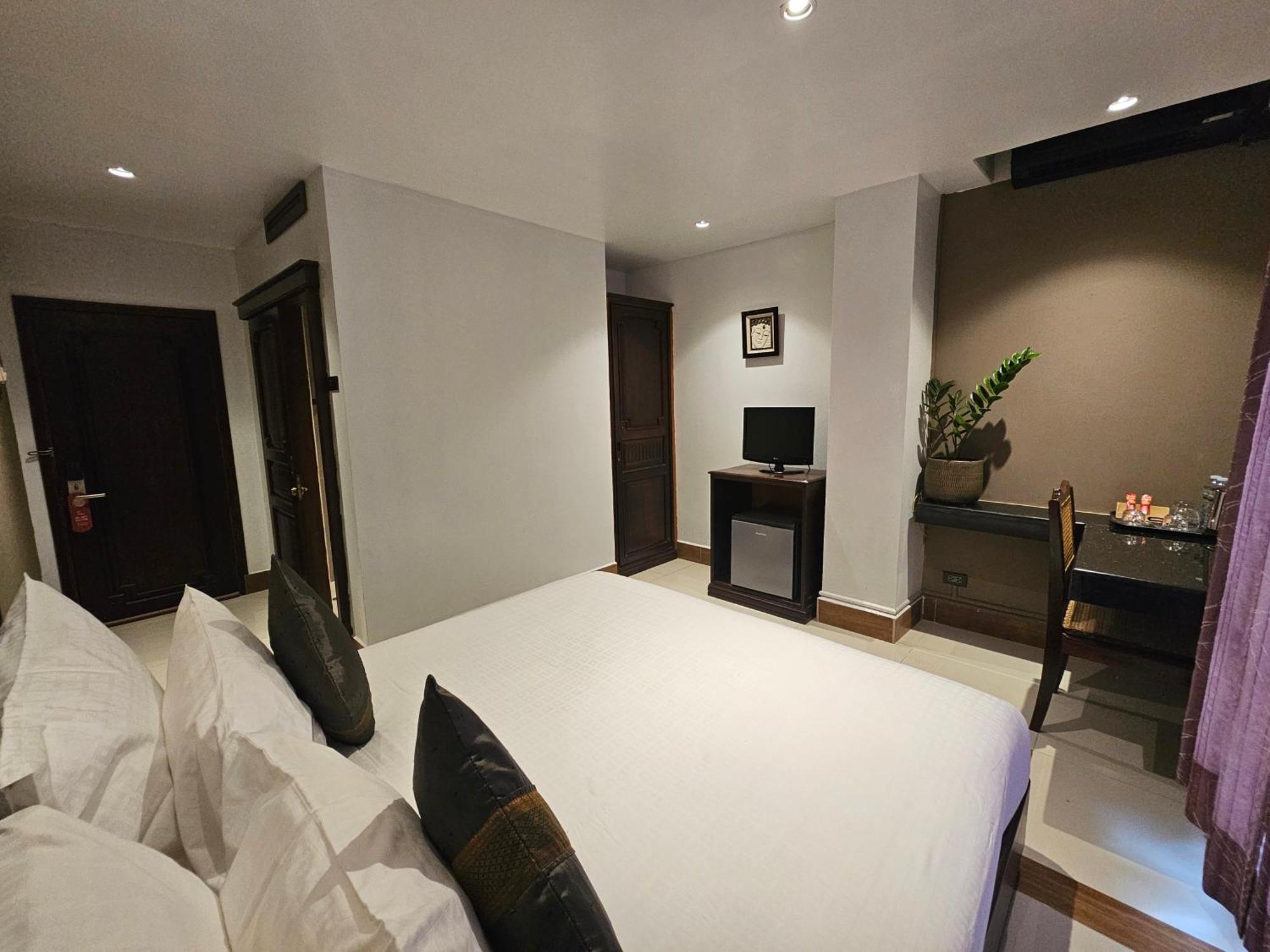 Deluxe Double Room City View