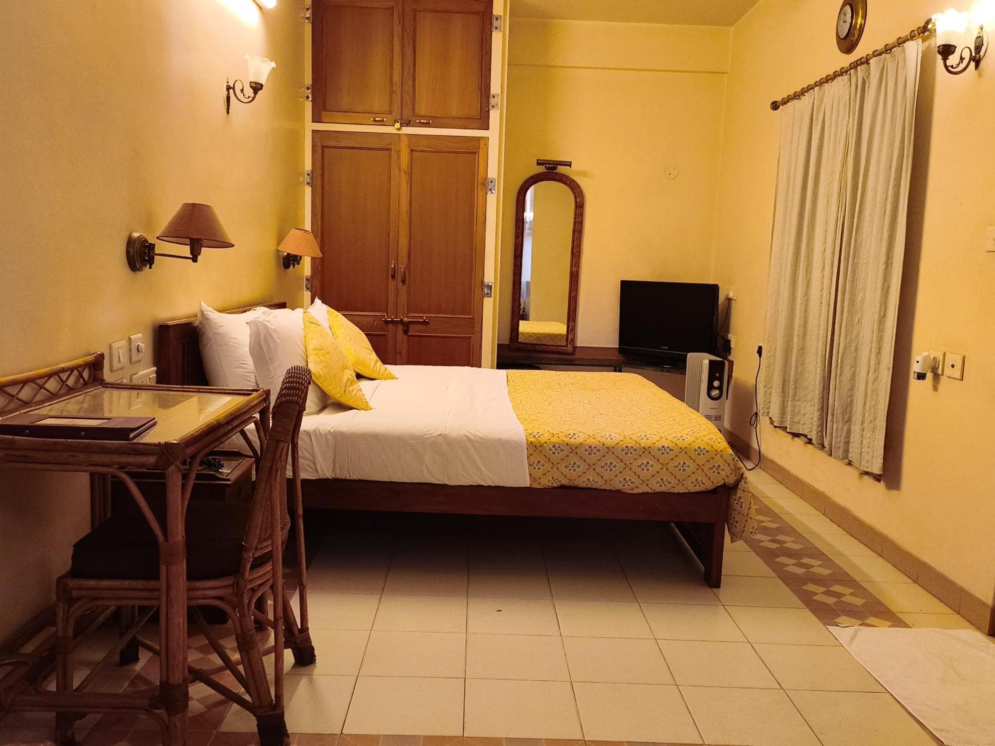 Deluxe Double Room,1679574701:JPEG