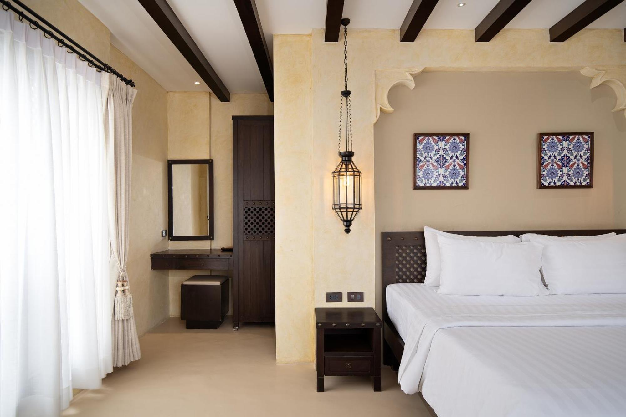 Deluxe King Room