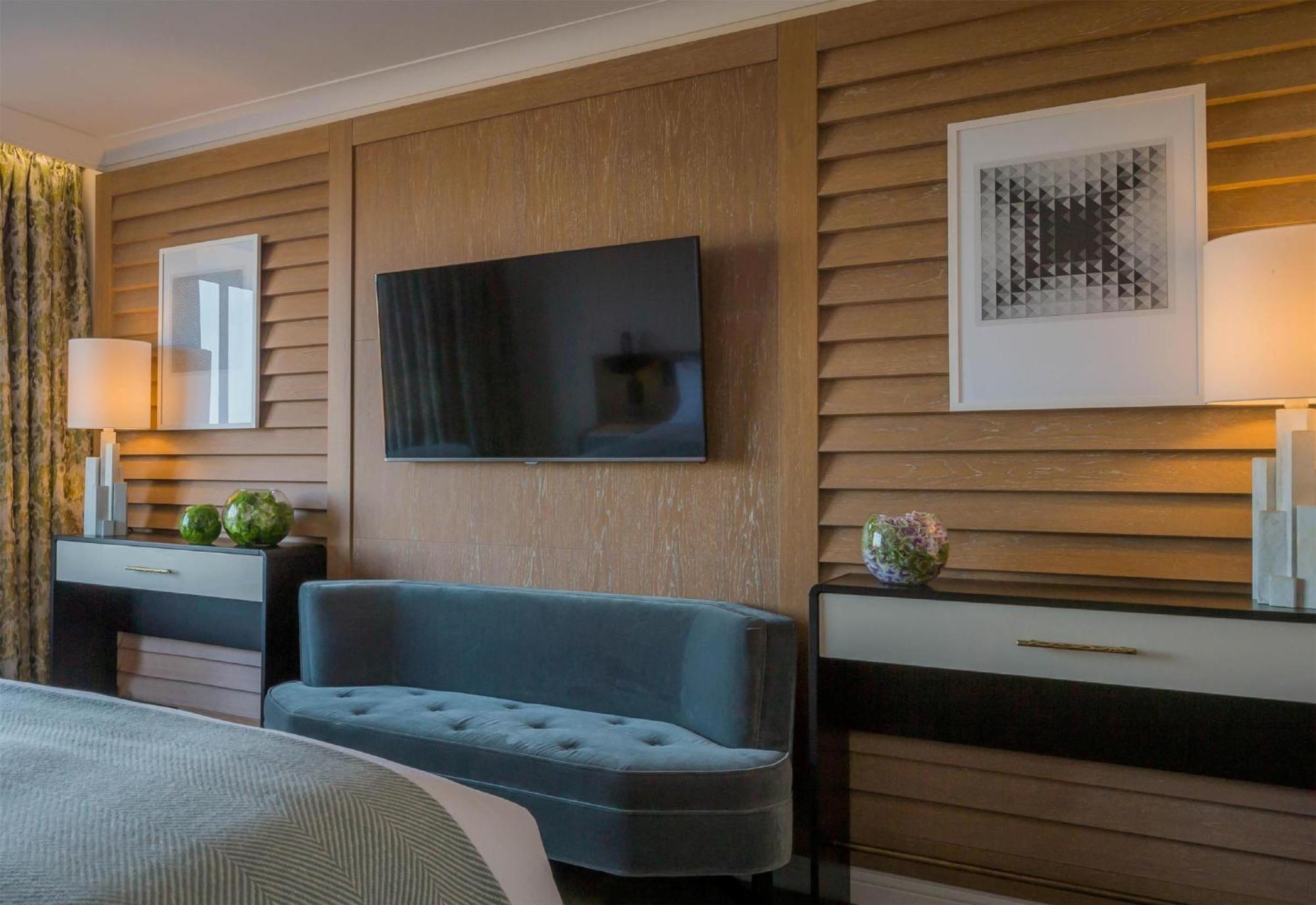 Premier King Room View