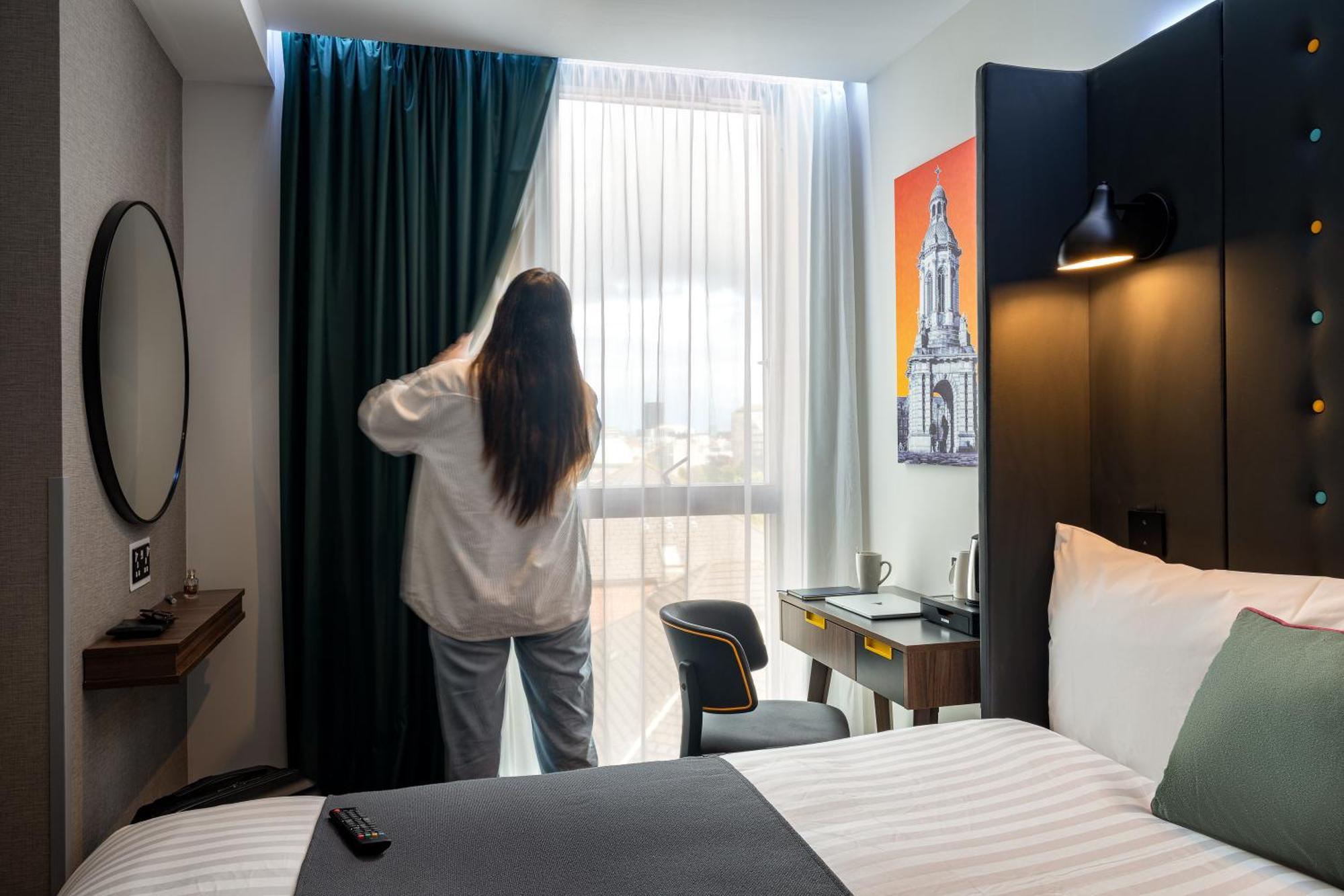 Comfy Double Room Window