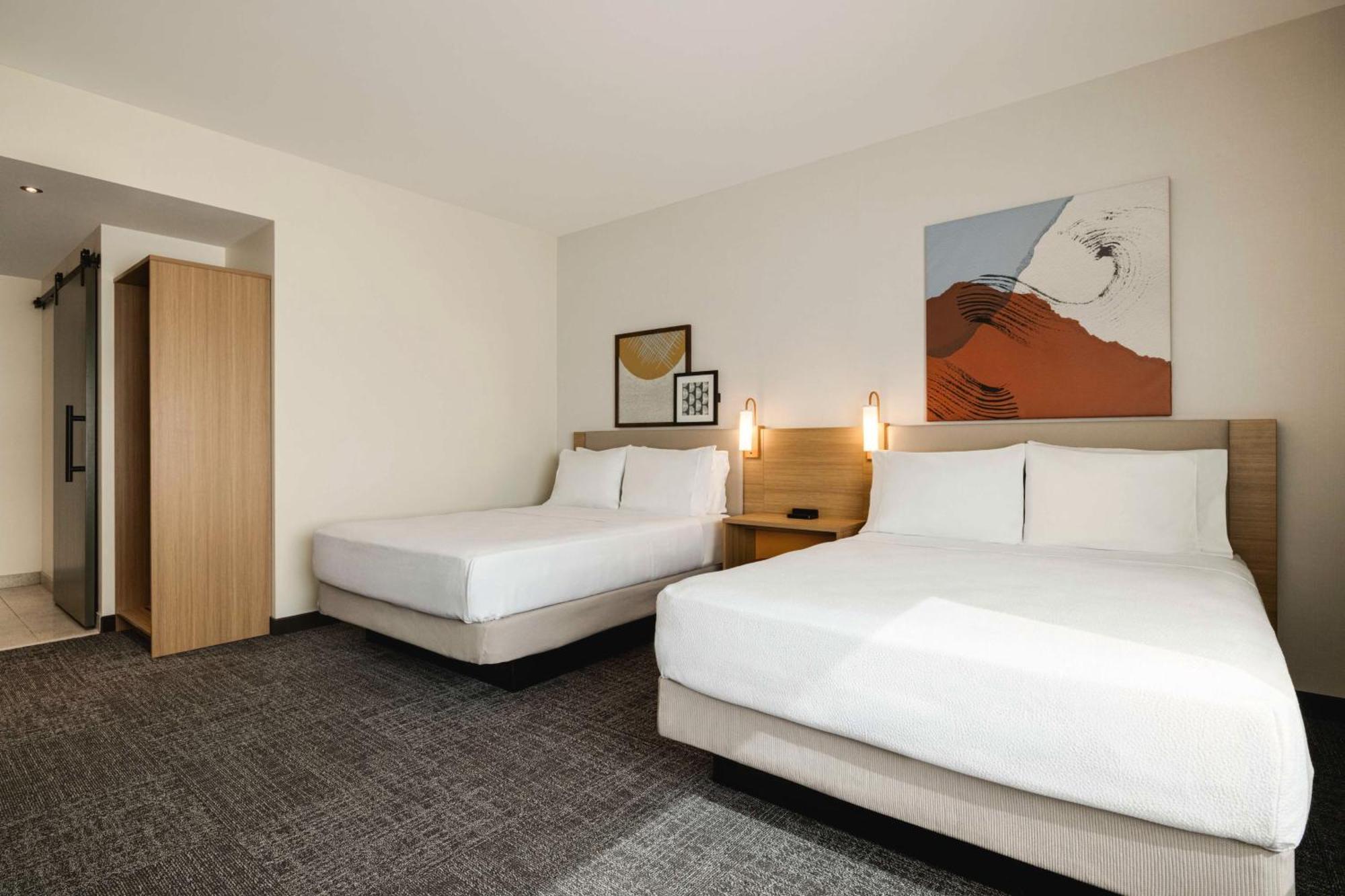 Queen Room with Two Queen Beds and Roll-In Shower - Disability Access