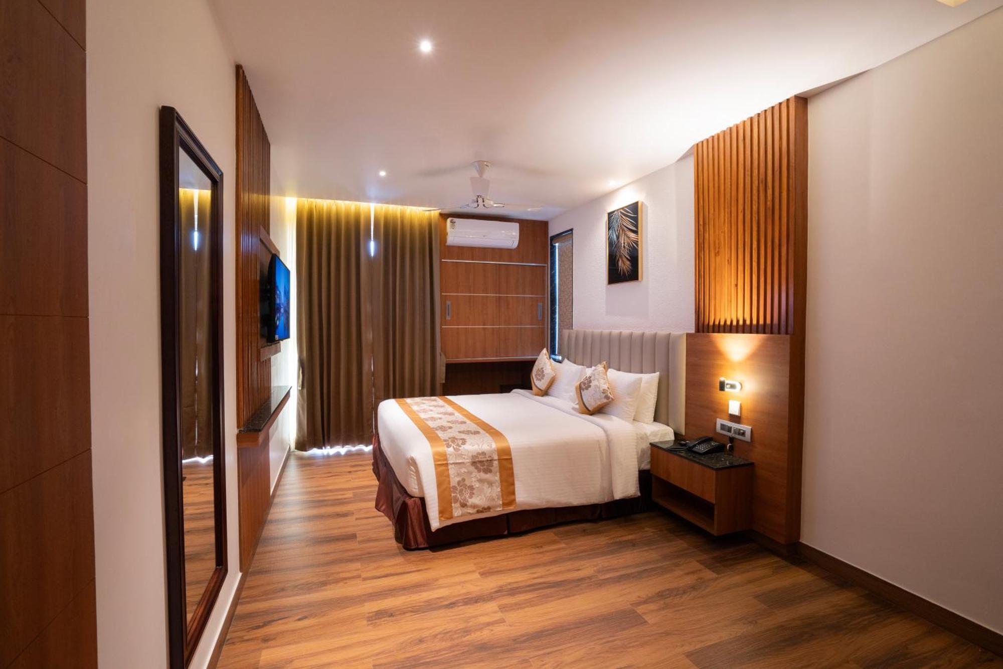 Deluxe Double Room with Balcony