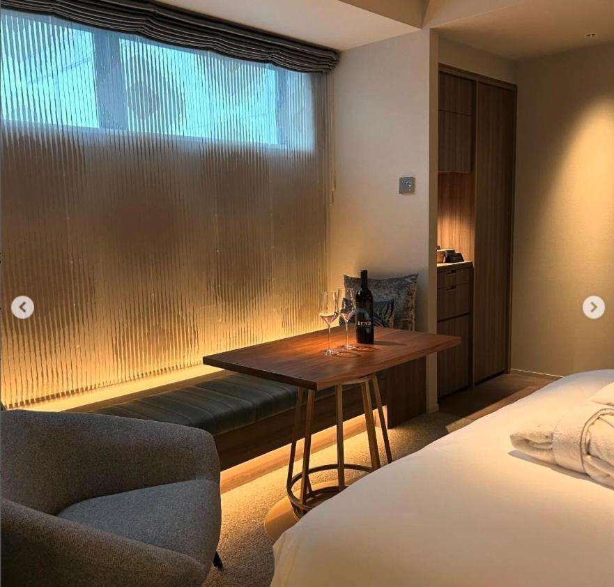 King Room,1736873282:JPEG