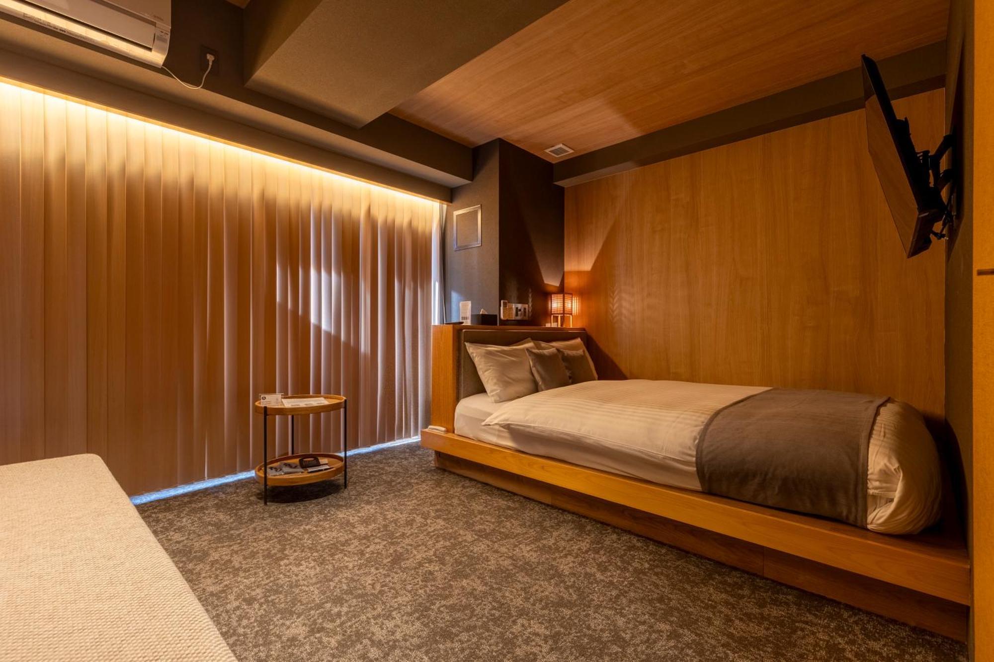 Deluxe Double Room,1736880761:JPEG