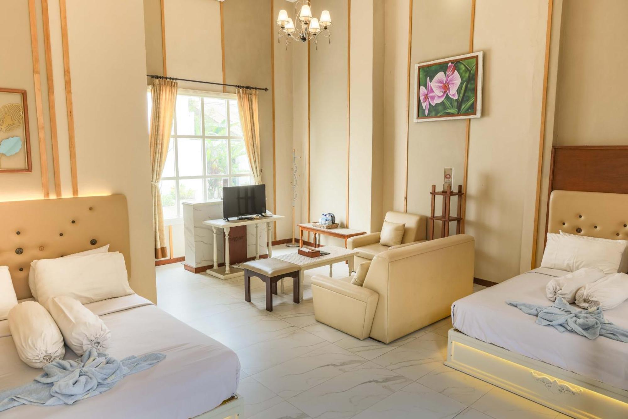 Superior Family Room