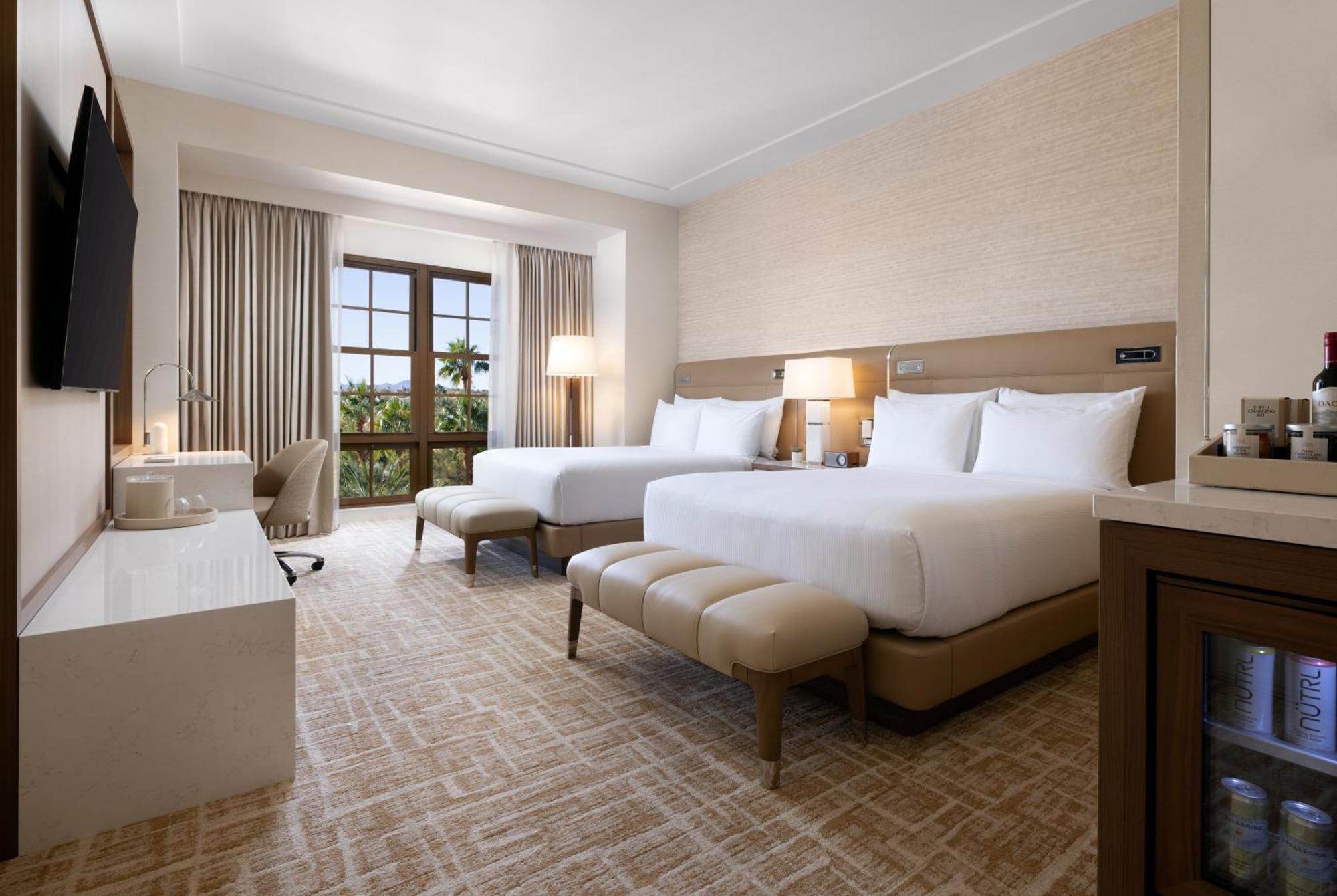 Resort Two Queen - Newly Remodeled