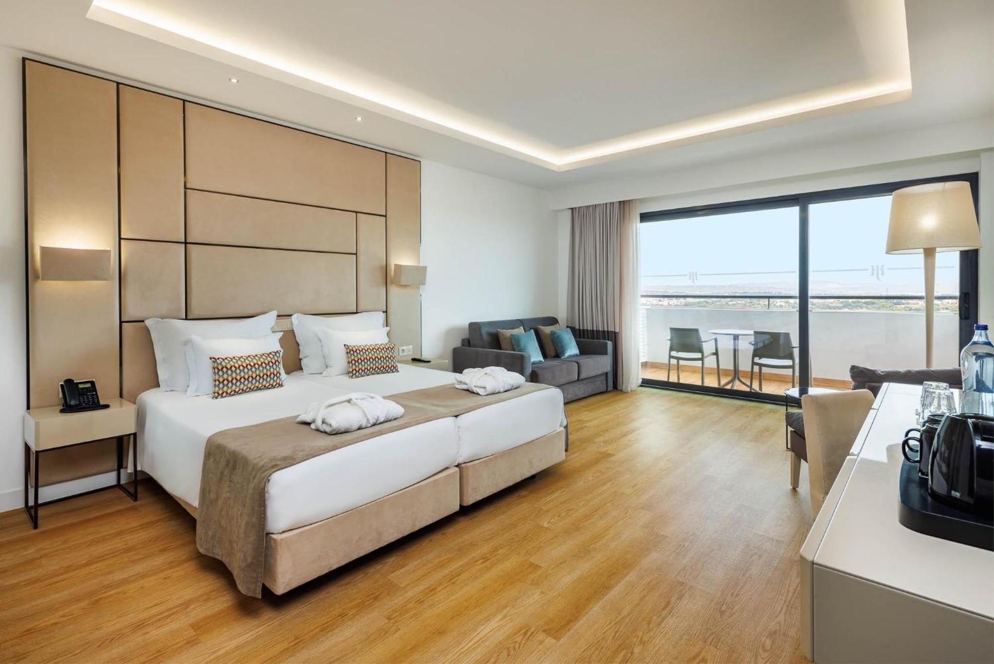 Suite (2 Adults + 3 Child up to 12 years old),1742592490:JPEG