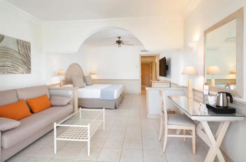 Deluxe Superior Room (1 Adult)