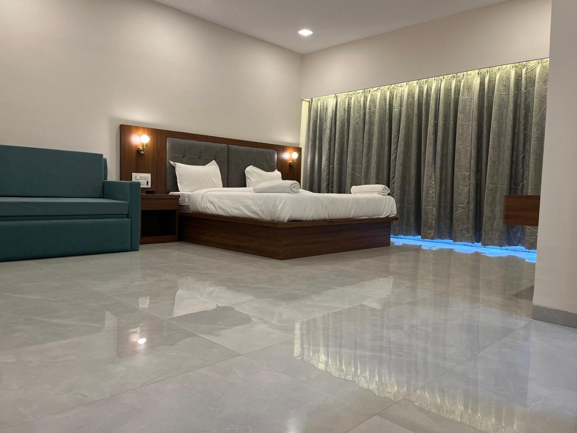 Superior Queen Room