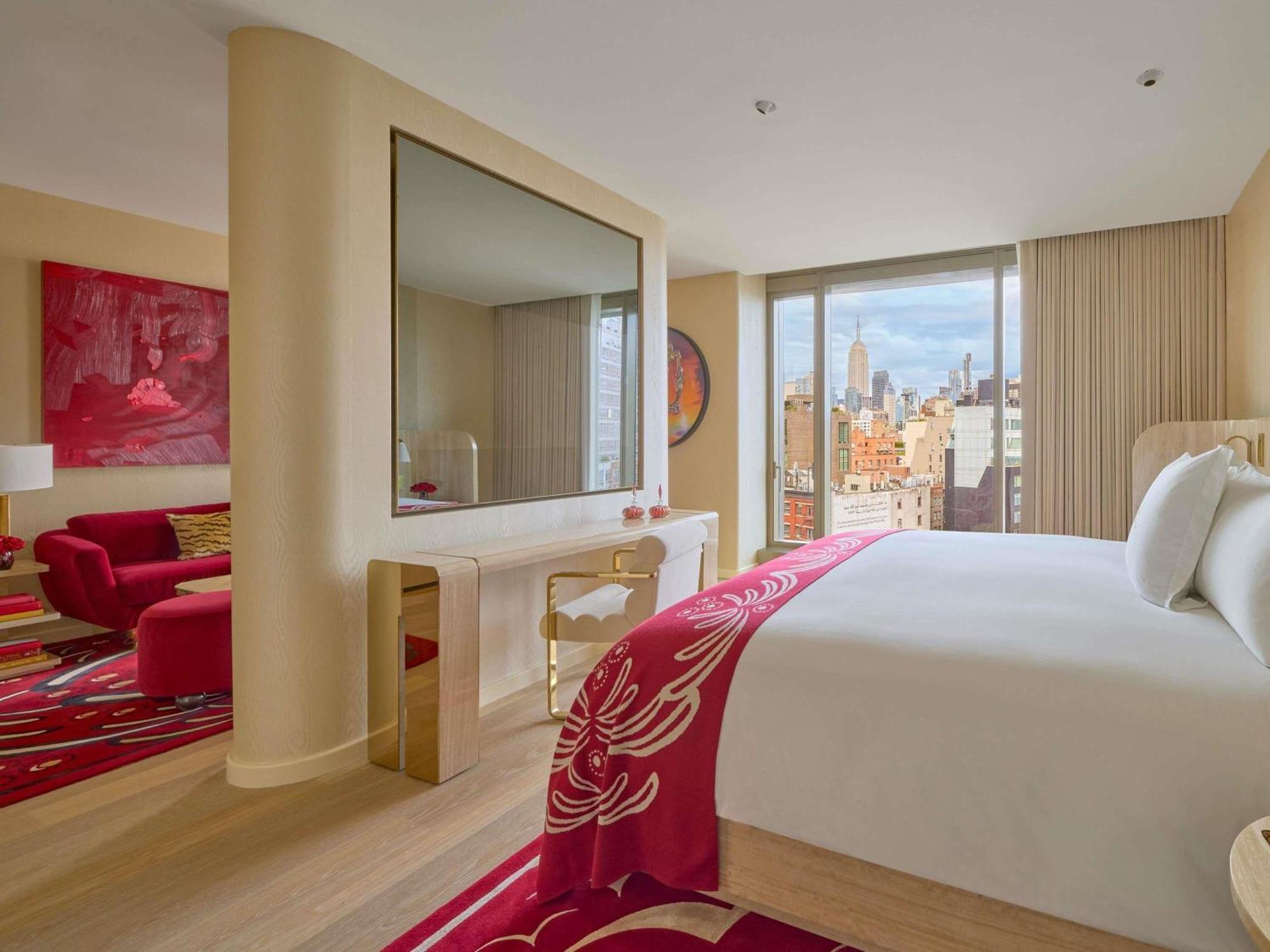 High Line Junior Suite Roll Shower Mobility Accessible