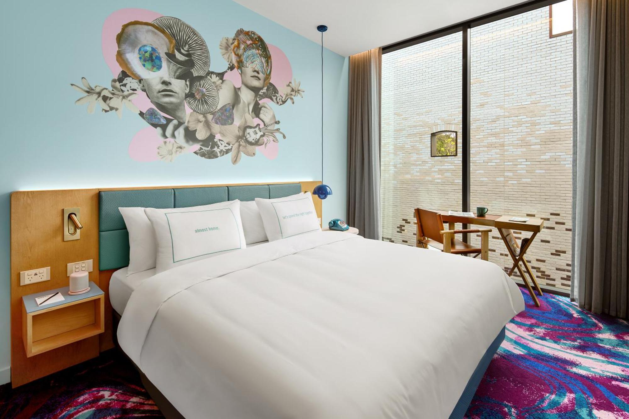 Medium Queen Room