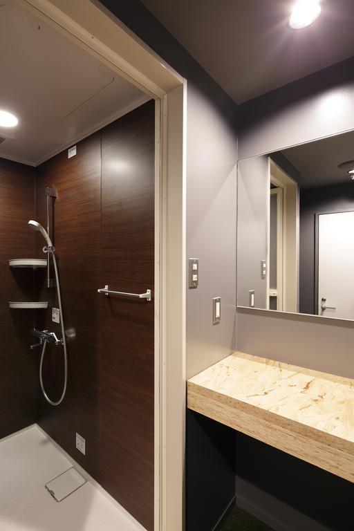 Capsule Room Male