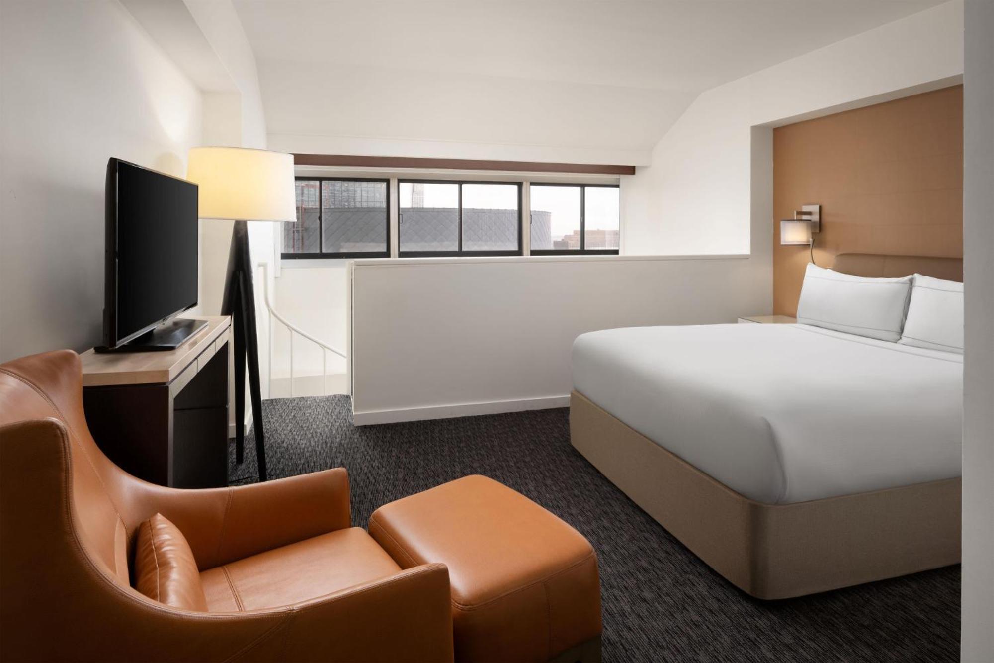Duplex One-Bedroom Queen Suite