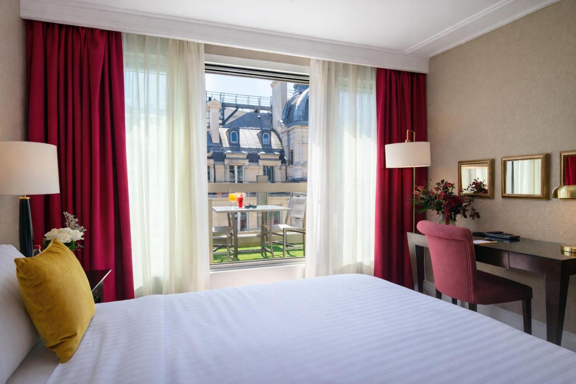 Deluxe King Room with Terrace
