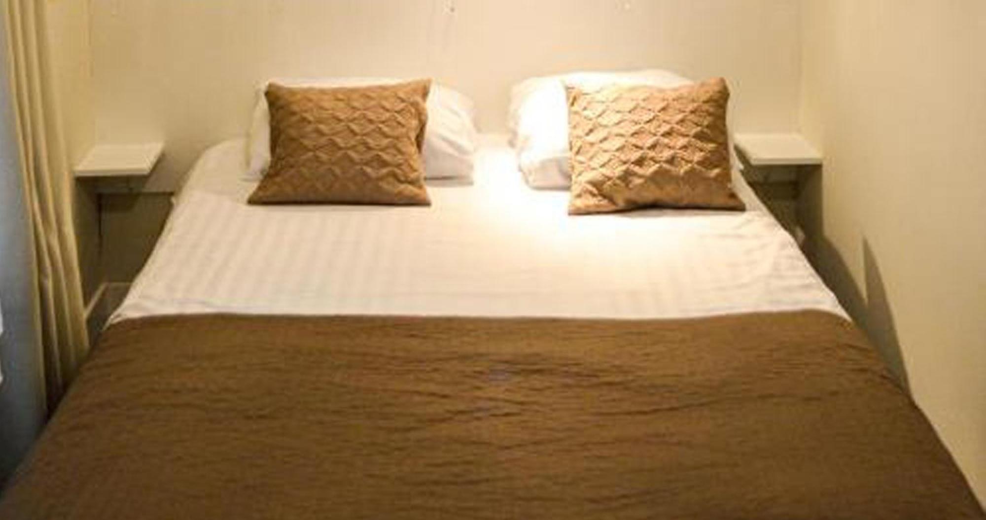 Small Double Room Private Bathroom