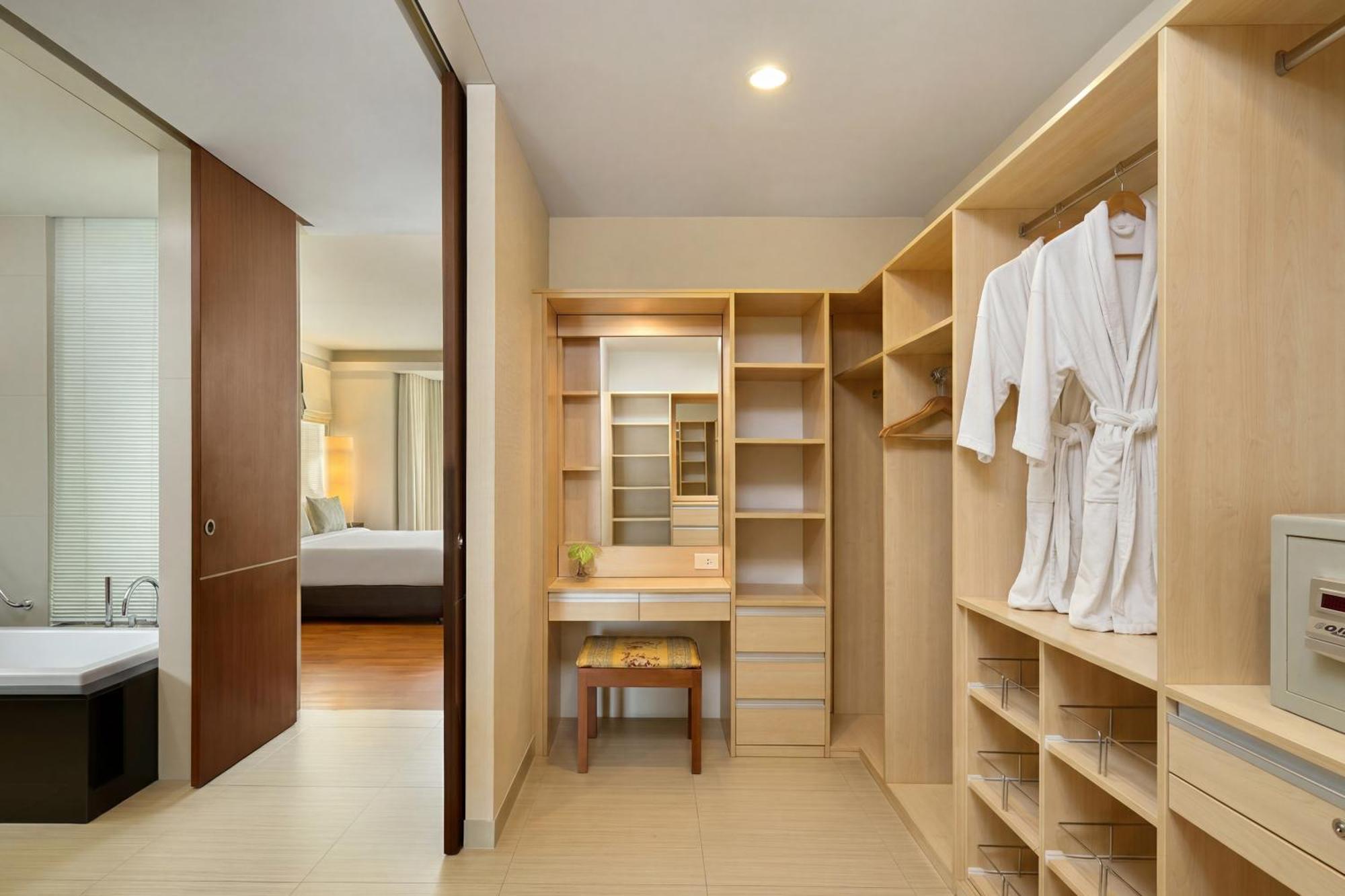 Deluxe 3 Bedroom Suite