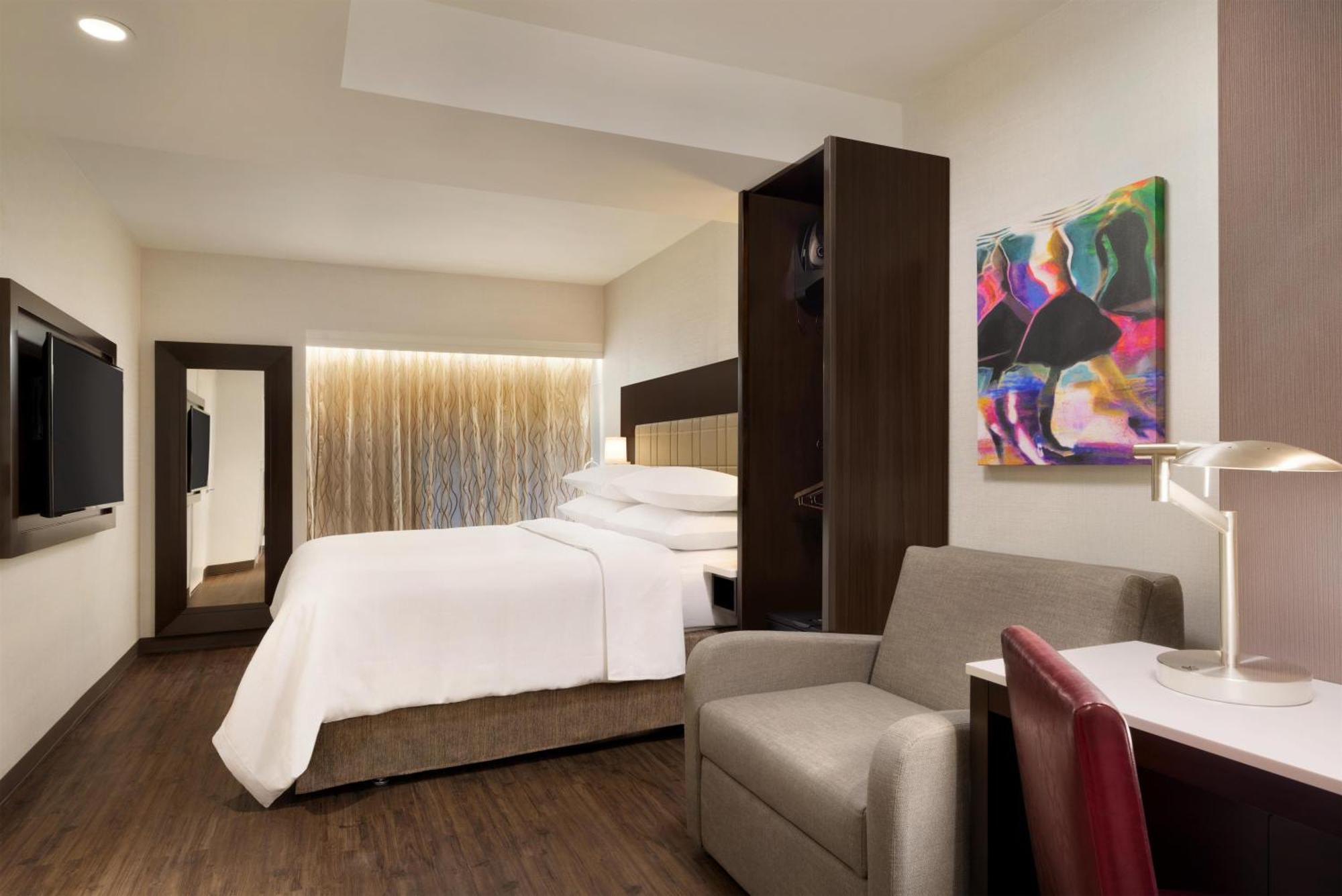 King Studio Suite - Mobility Access