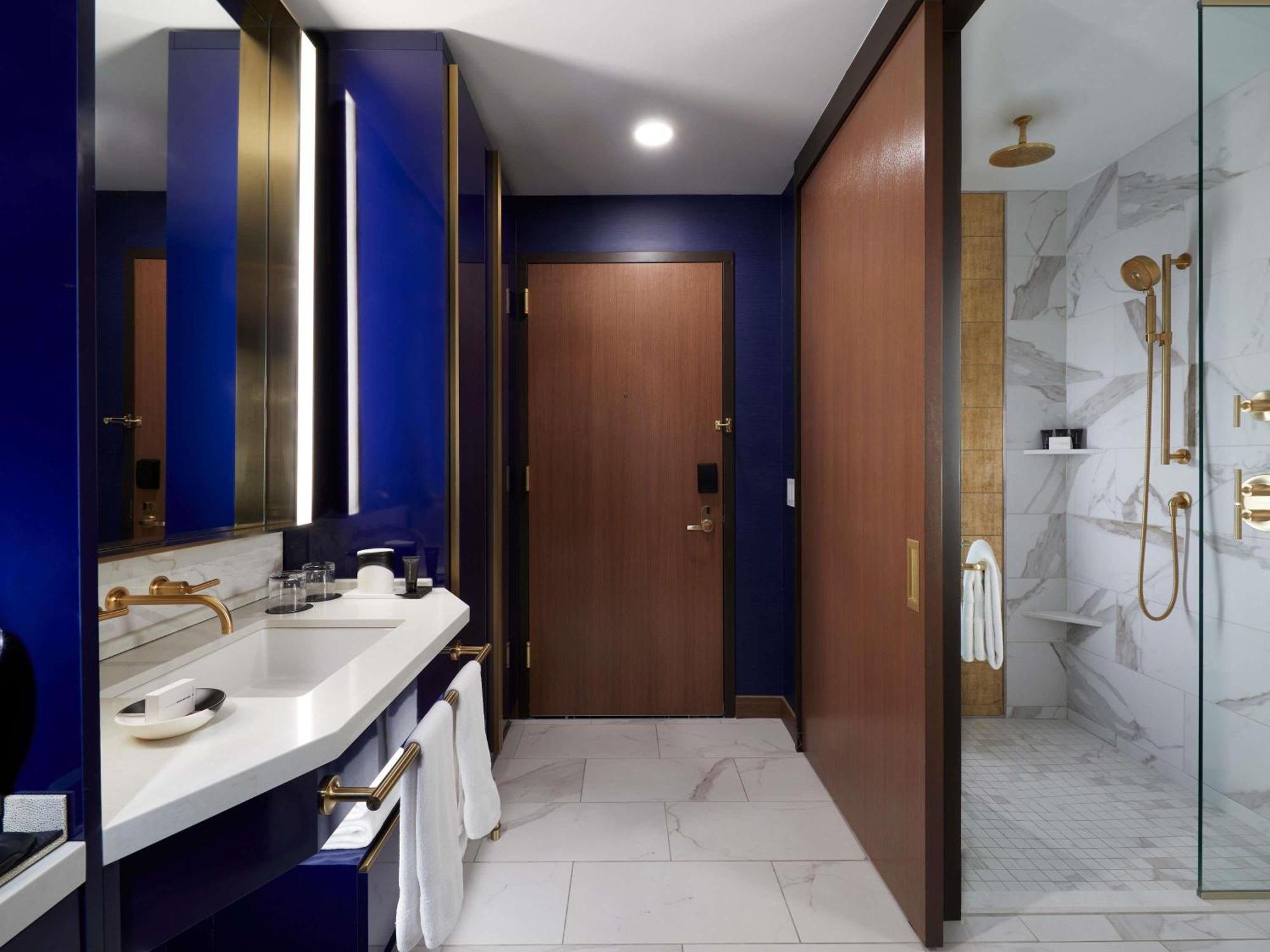 Studio Hotel Room