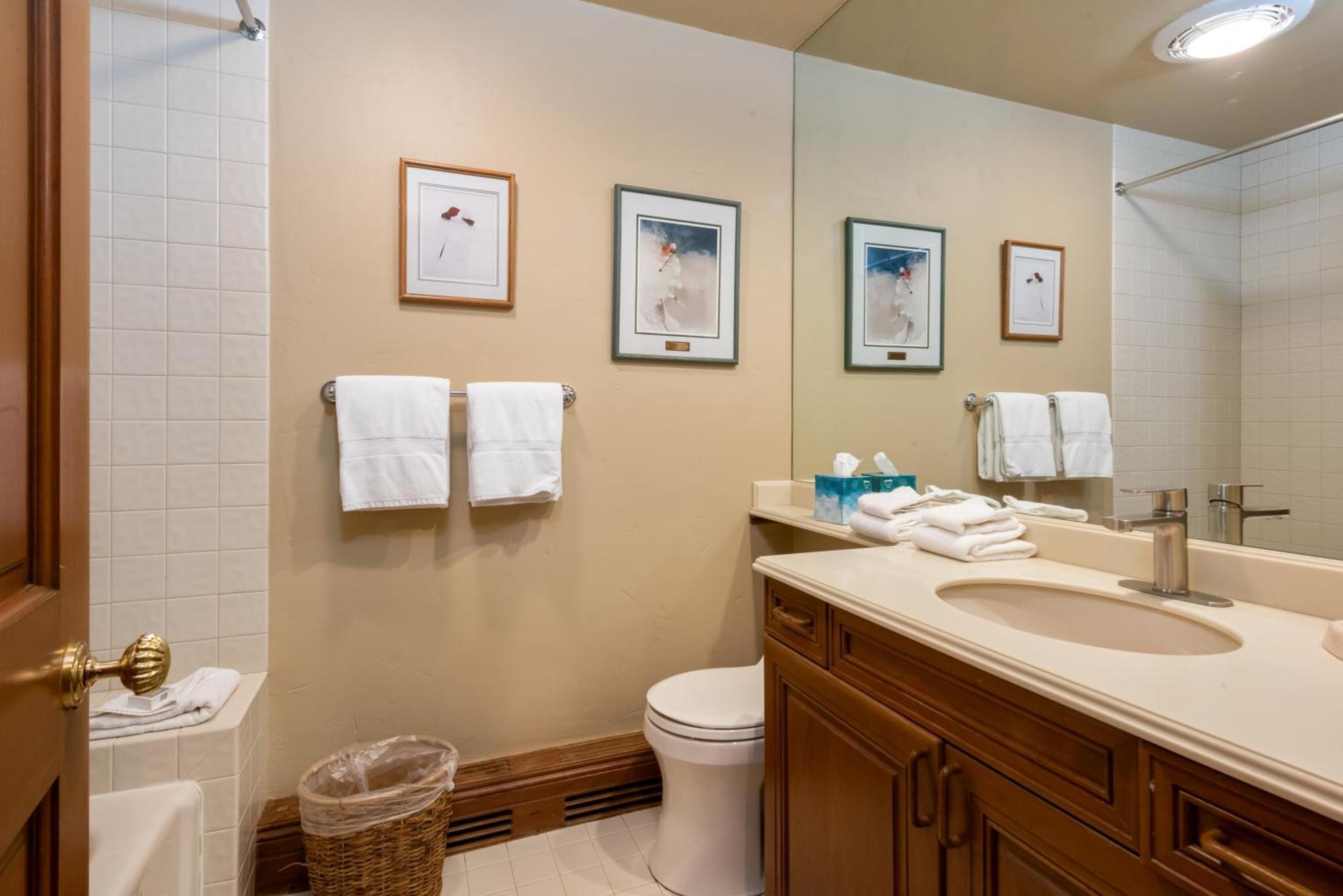 Plaza Lodge 7