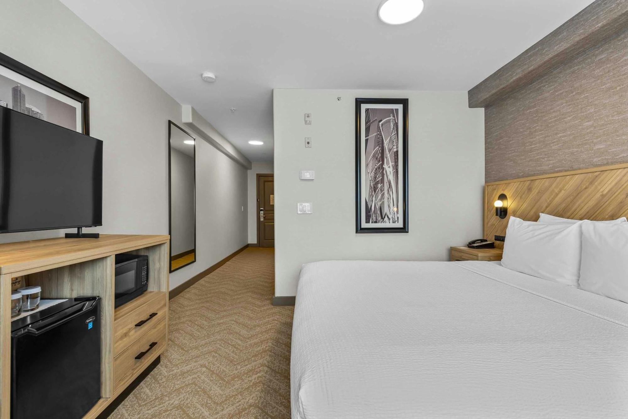 Standard Room, 1 King Bed