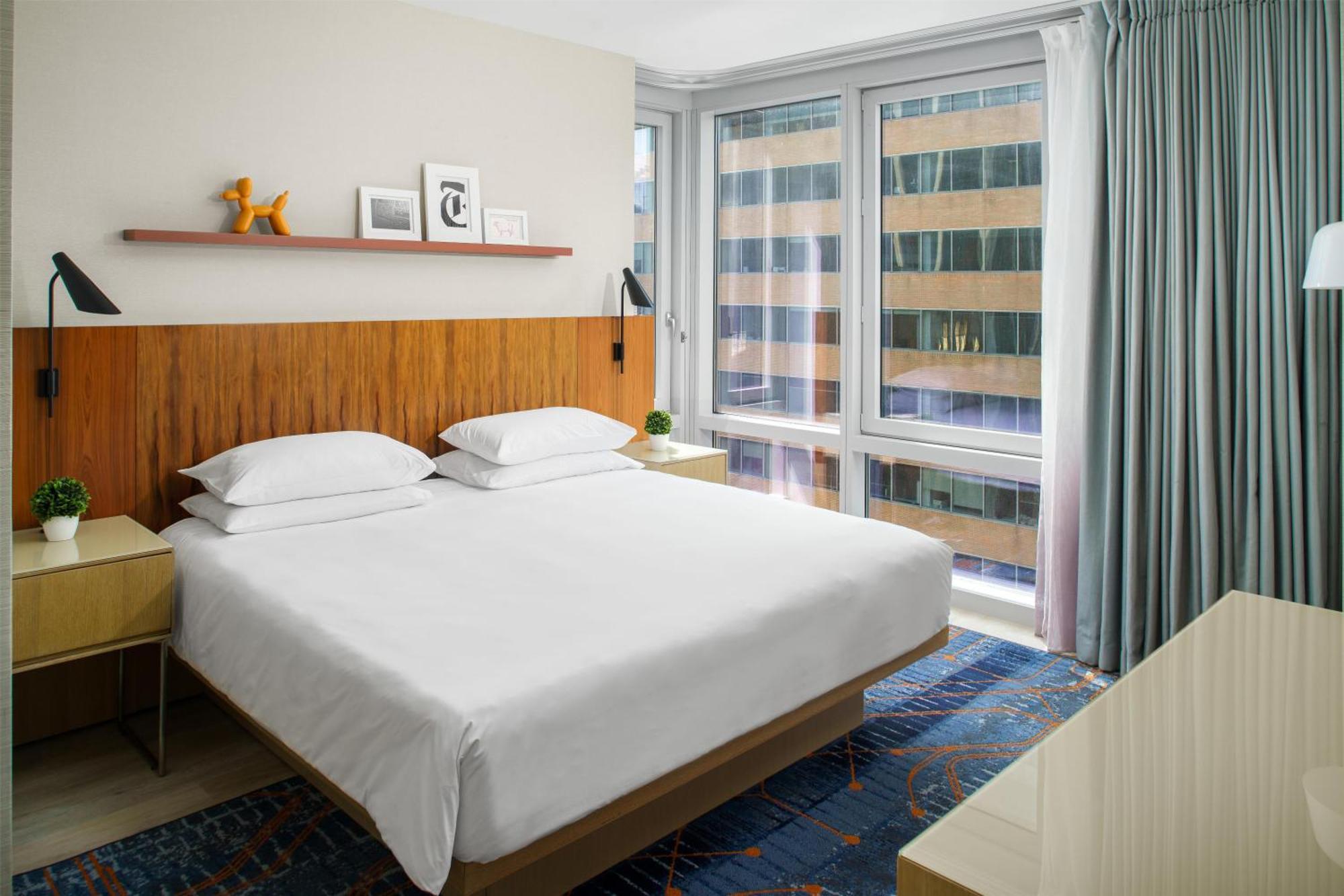 King Suite Skyline View High Floor