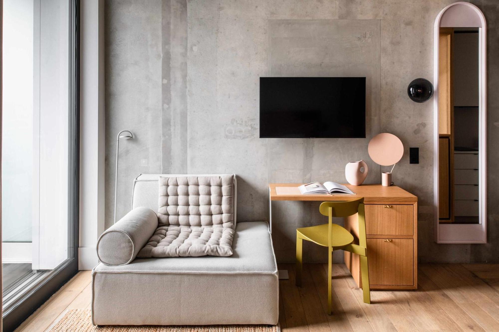 City-studiolejlighed med udsigt over floden