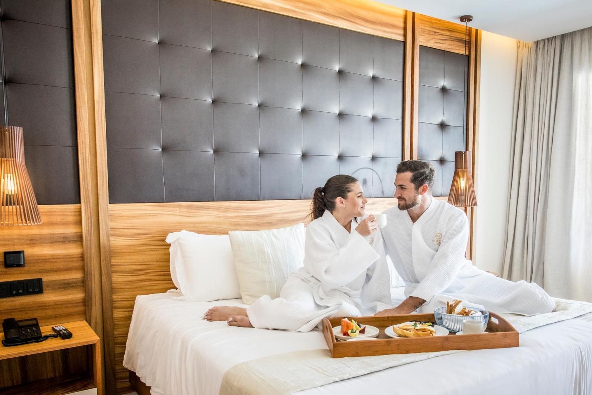 Mirage Club Plunge Pool Suite 18+