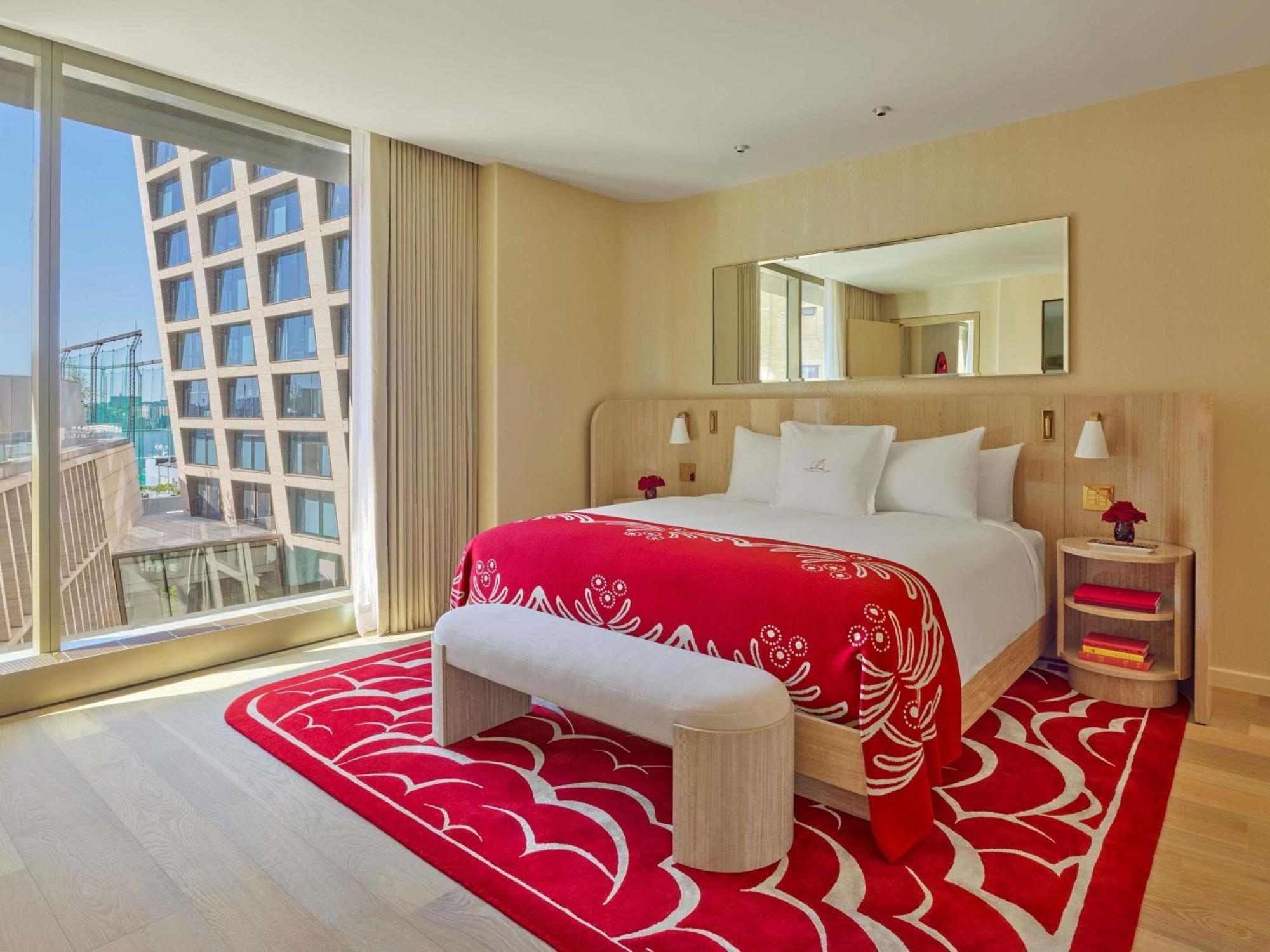 Deluxe One Bedroom Suite Mobility Accessible