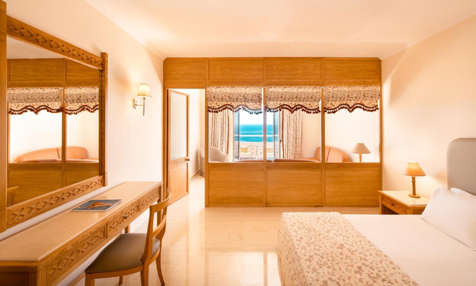 Superior Family Room