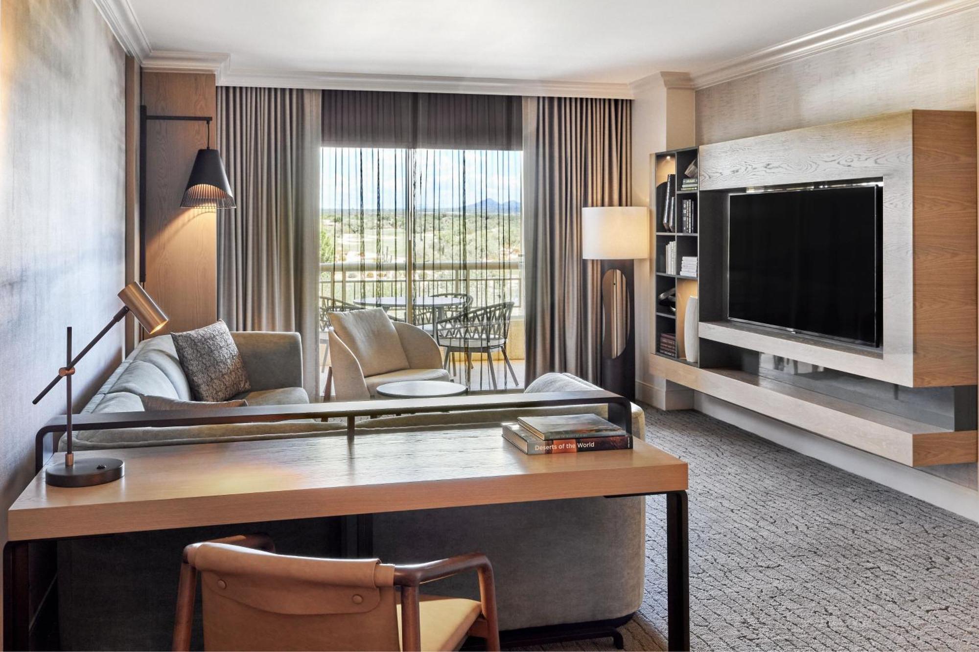 1 Bedroom Executive Suite 1 King Sofa bed Balcony