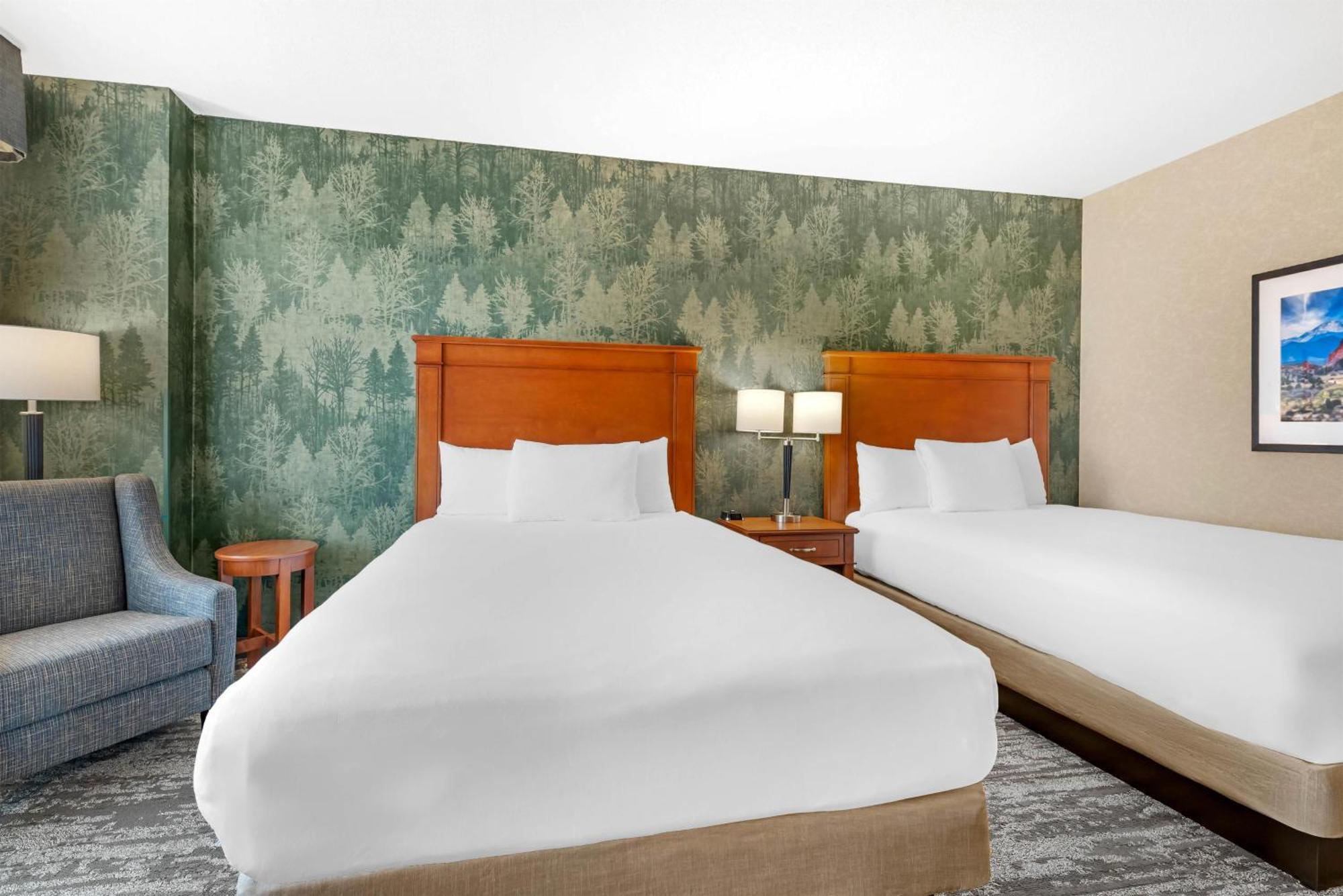 Deluxe Queen Room with Two Queen Beds - High Floor