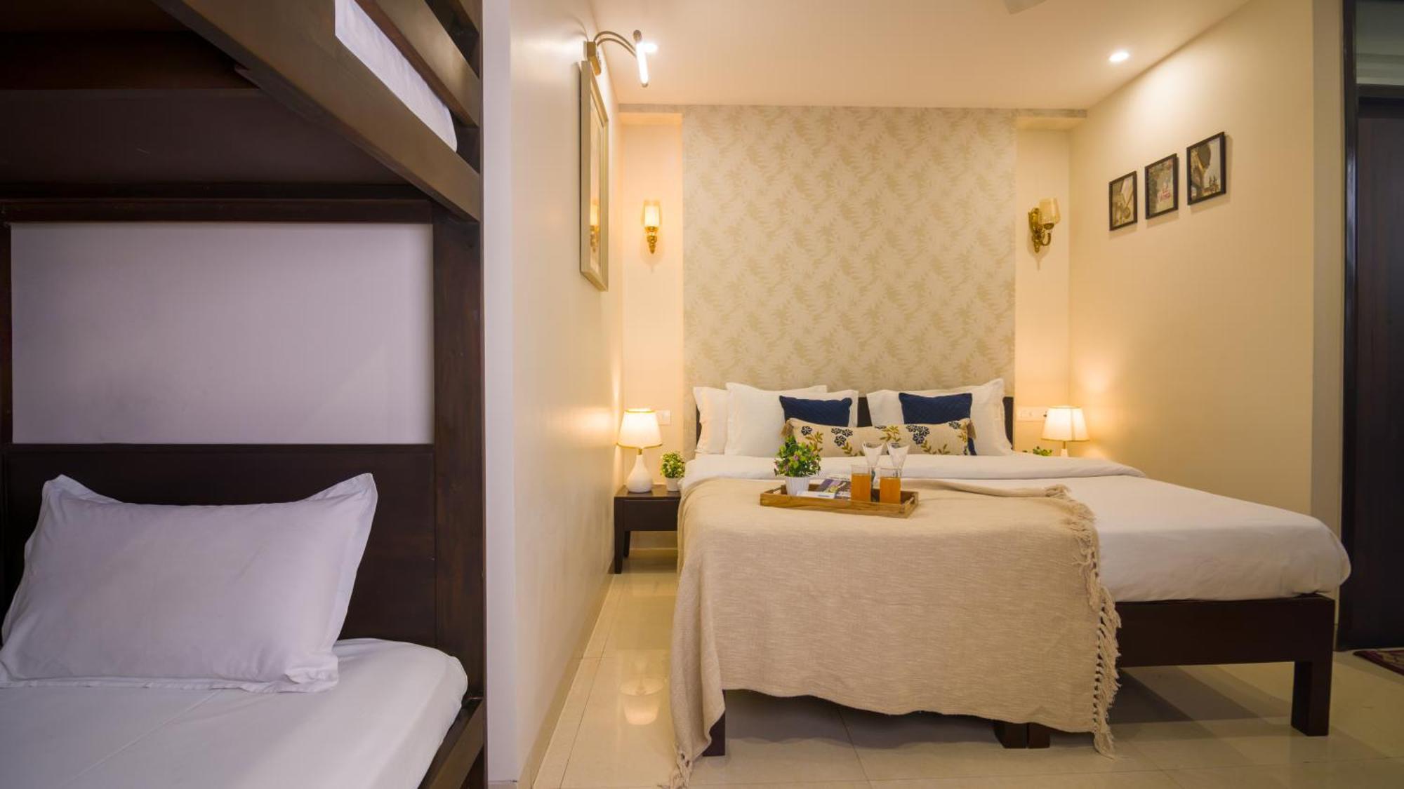 Quadruple Room with Private Bathroom