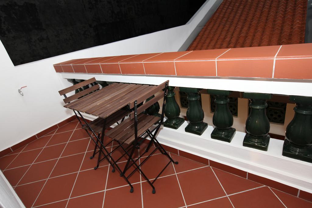 Exclusive Suite (Urban Town House - 164 feet from Hotel)