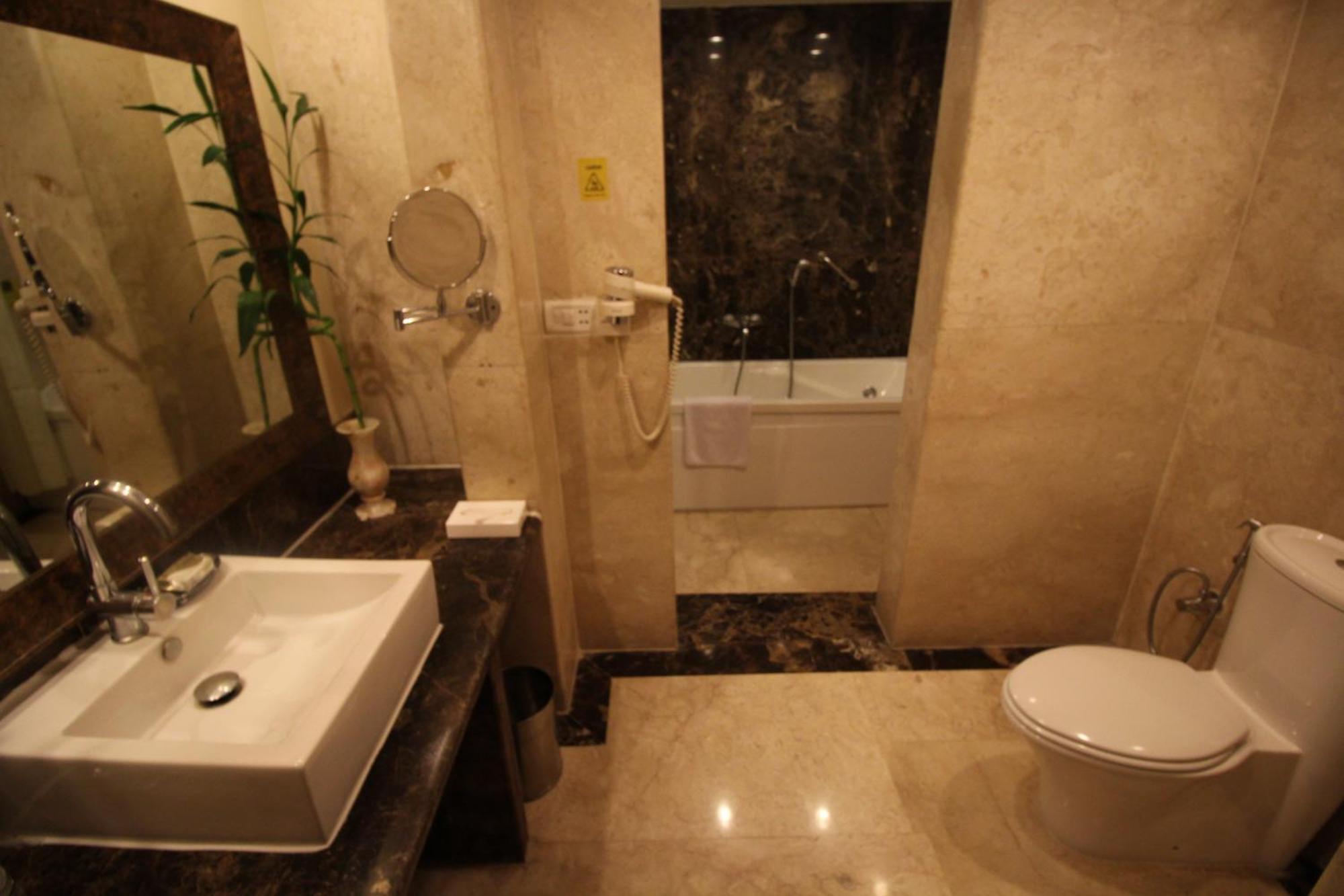 Presidential Suite with 15% Discount on Food and Soft Beverages,Spa(with Prior reservation) and Laundry,Complimentary Happy Hours with 1+1 offer(available from 6:00 PM till 8:00 PM )