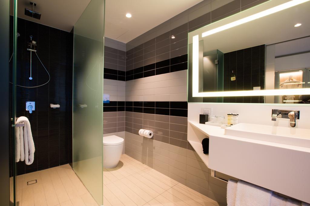 Deluxe Executive King Room - Accessible,434684241:JPEG