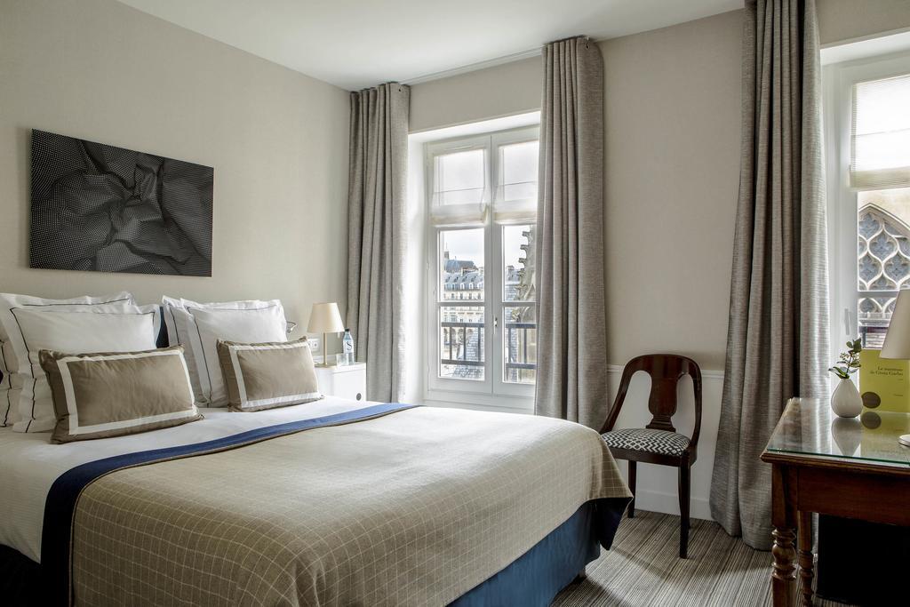Superior Double or Twin Room with Louver View