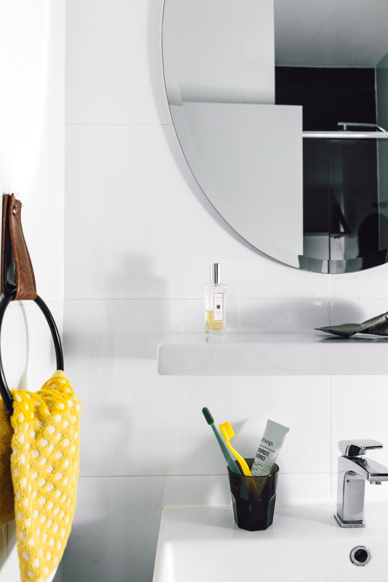 Micro Queen,1282599778:JPEG