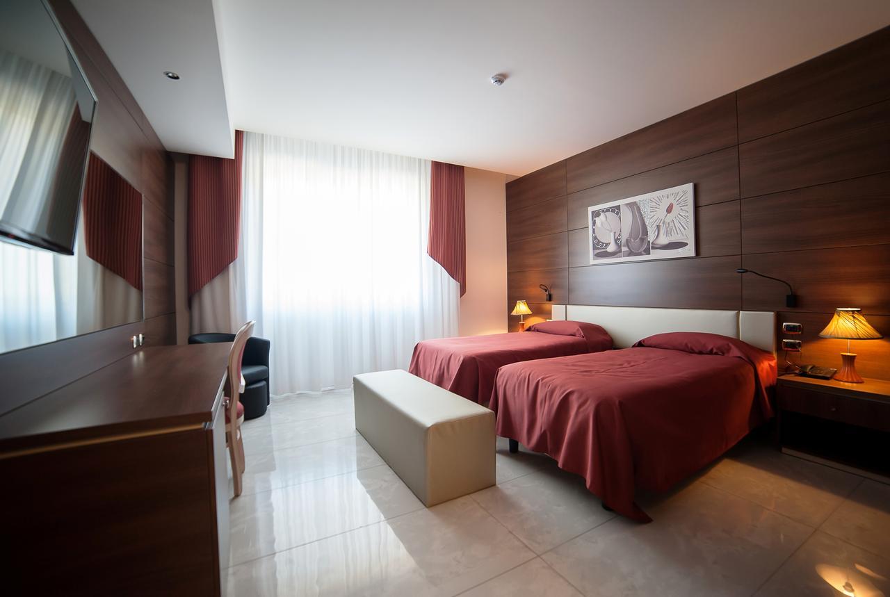 Twin Room Private Bathroom