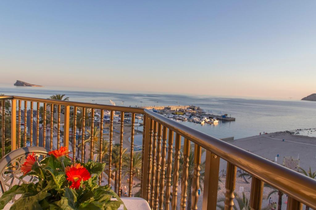 Double or Twin Room with Sea View
