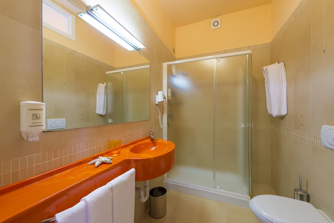 Double or Twin Room,642439491:JPEG