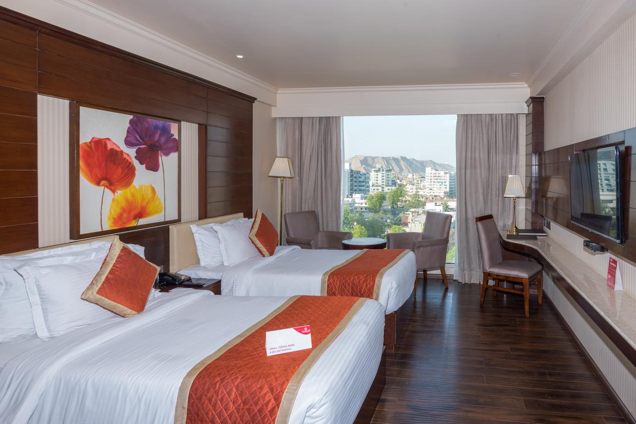 Deluxe Triple RoomEnjoy Happy Hours 11 on Alcoholic Beverages,644802789:JPEG