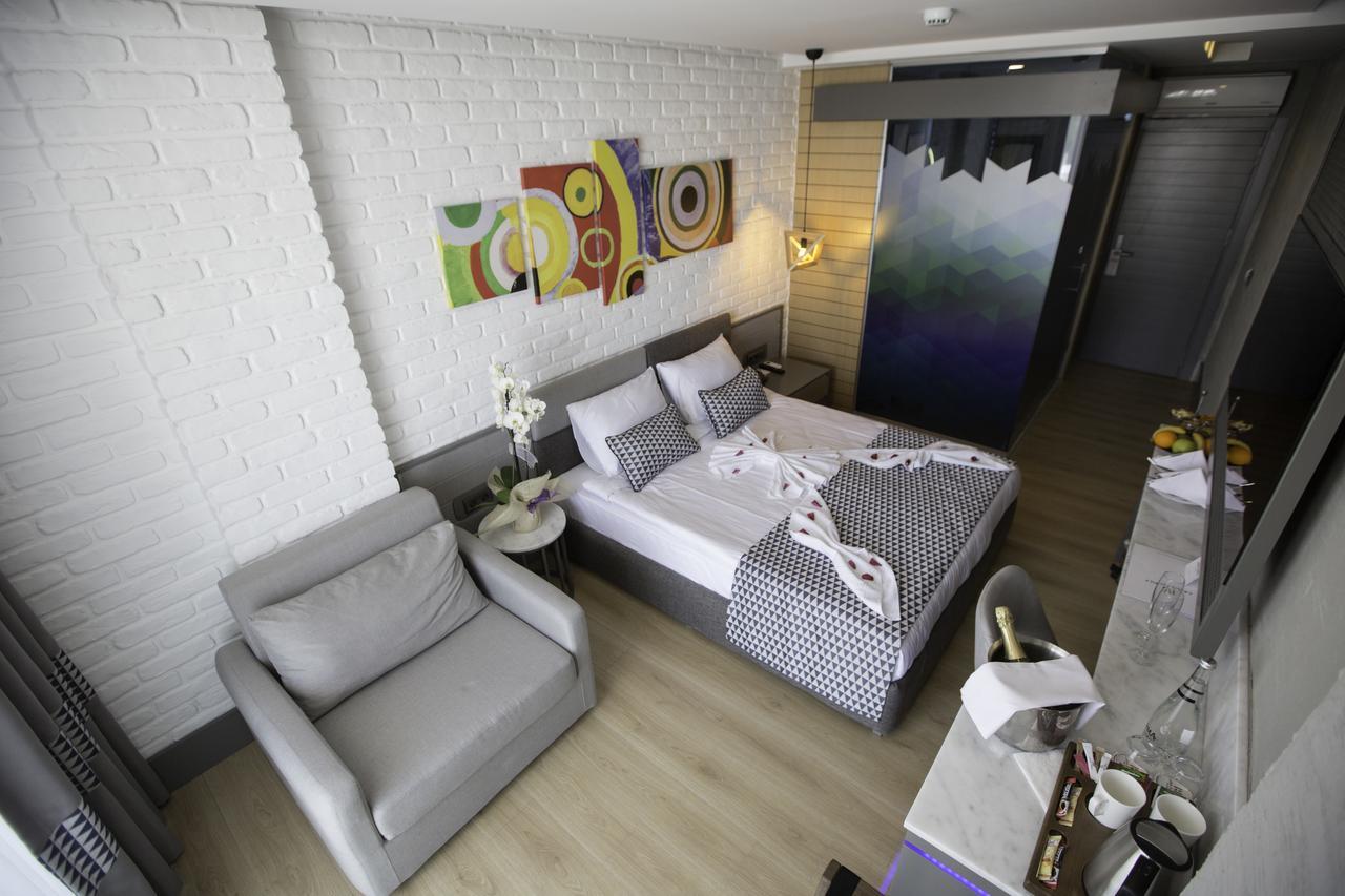 Comfort Room Balcony